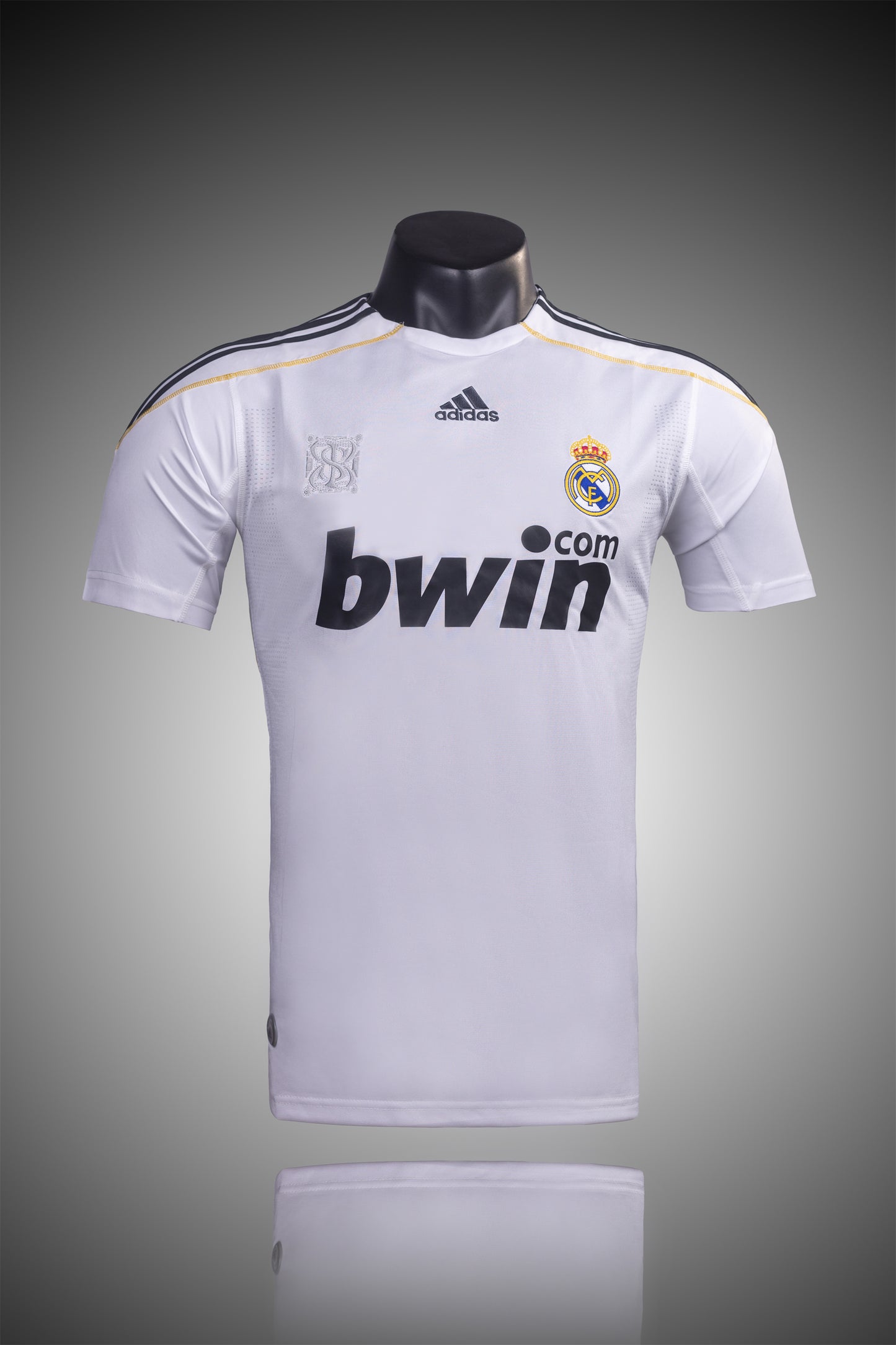 09 / 10 Real Madrid home