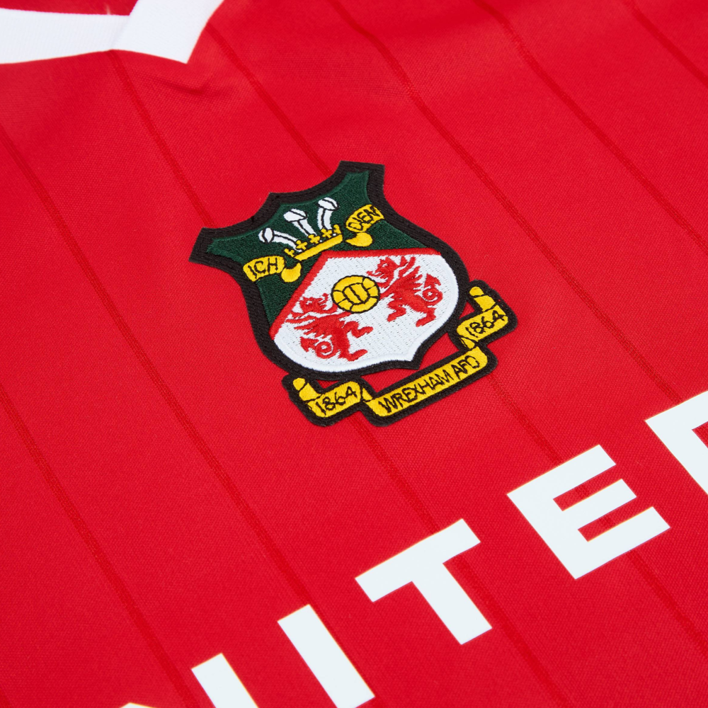 2025-26-wrexham-afc-1a-equipaci-n-590