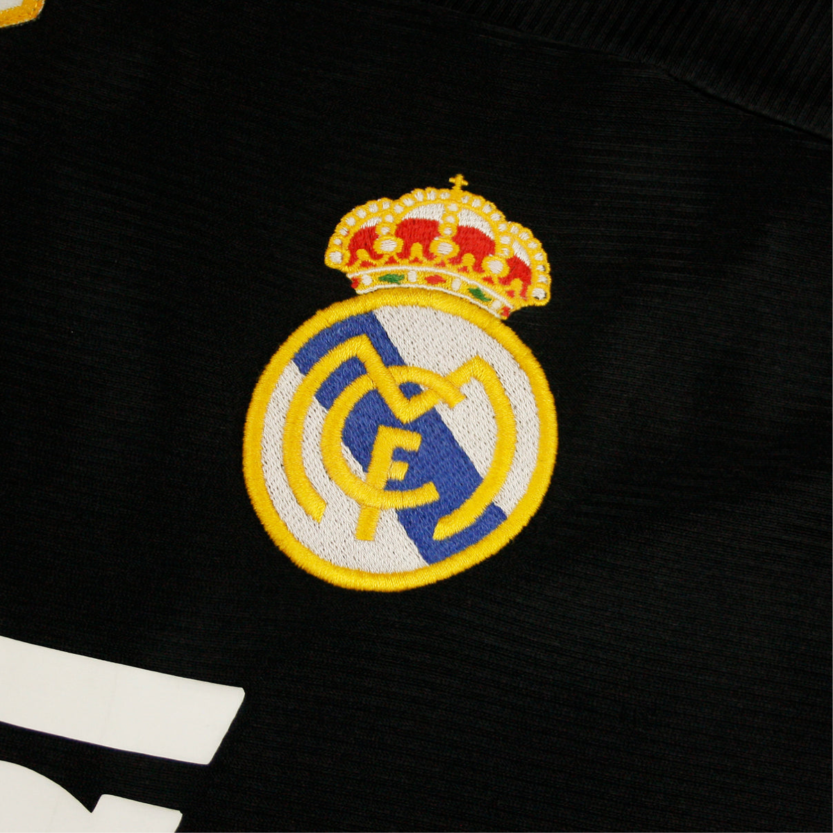 1999-01-real-madrid-cf-2a-equipaci-n-3228