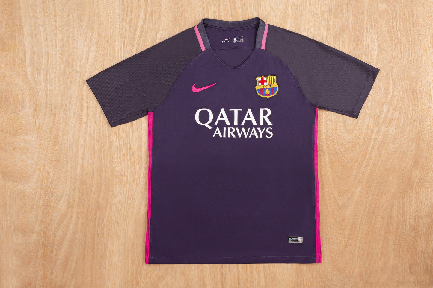 16/17 Barcelona away