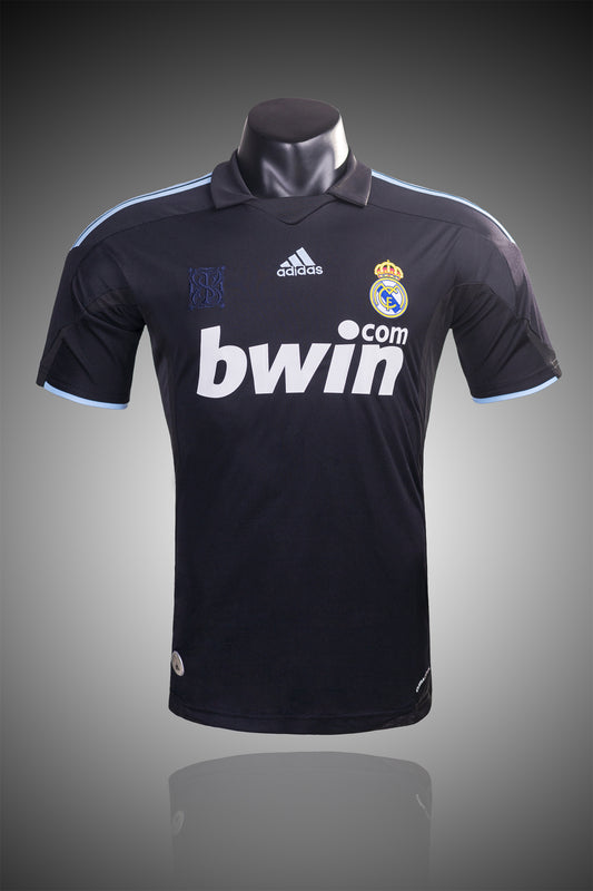 09 / 10 Real Madrid away