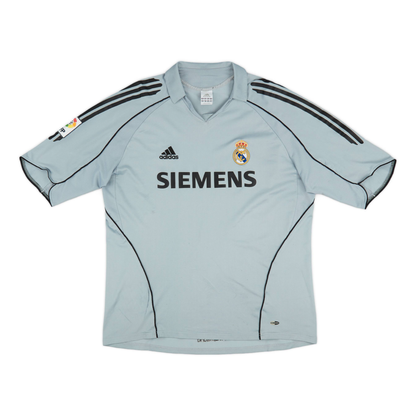 2005-06-real-madrid-cf-3a-equipaci-n-8045
