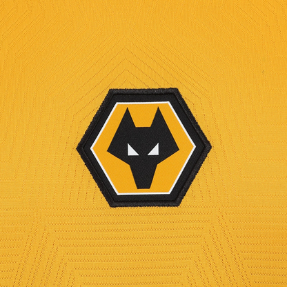 2024-25-wolverhampton-wanderers-fc-1a-equipaci-n-1068