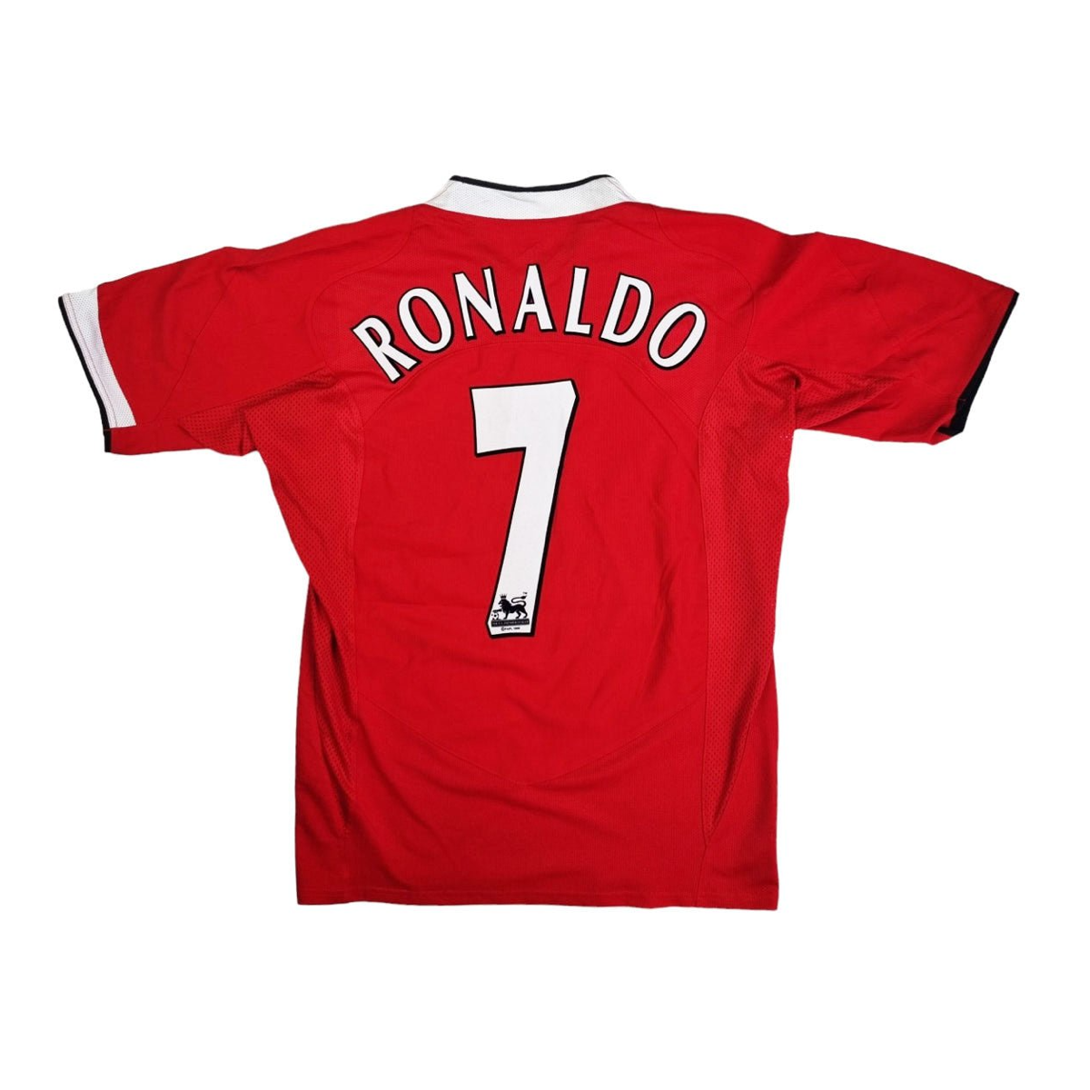 2004-06-manchester-united-fc-1a-equipaci-n-9351