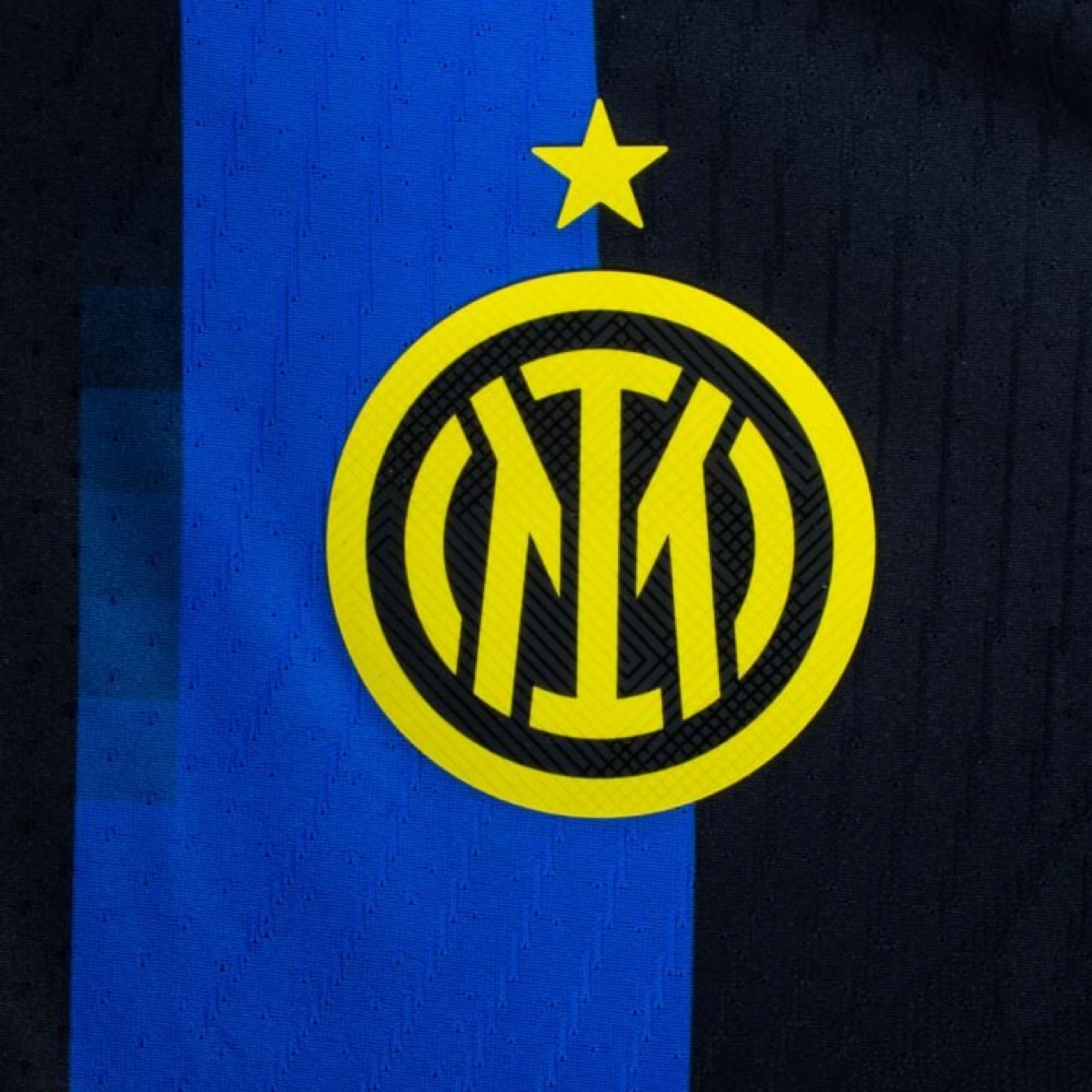 2023-24-fc-internazionale-milano-1a-equipaci-n-8840