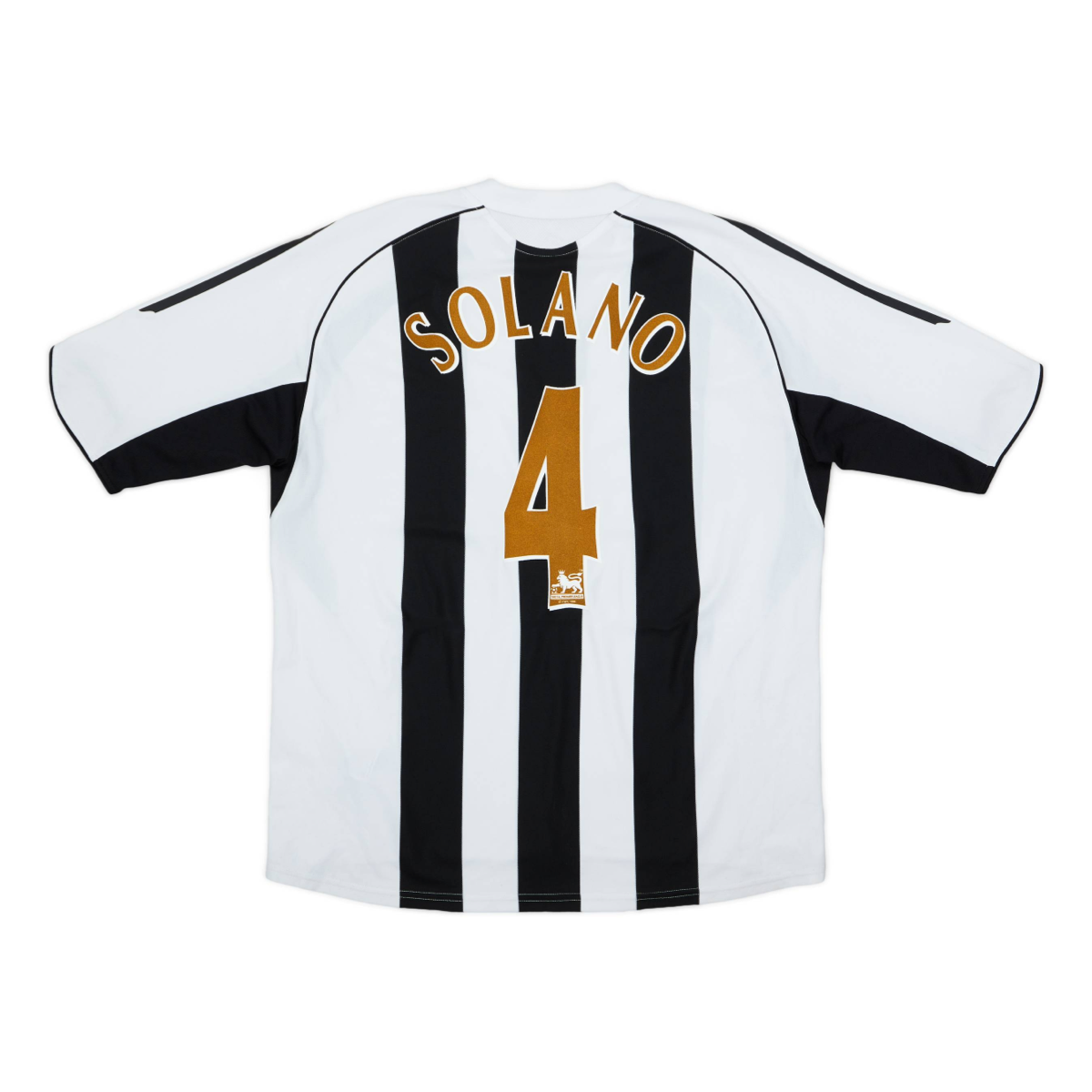 2005-07-newcastle-united-fc-1a-equipaci-n-6914