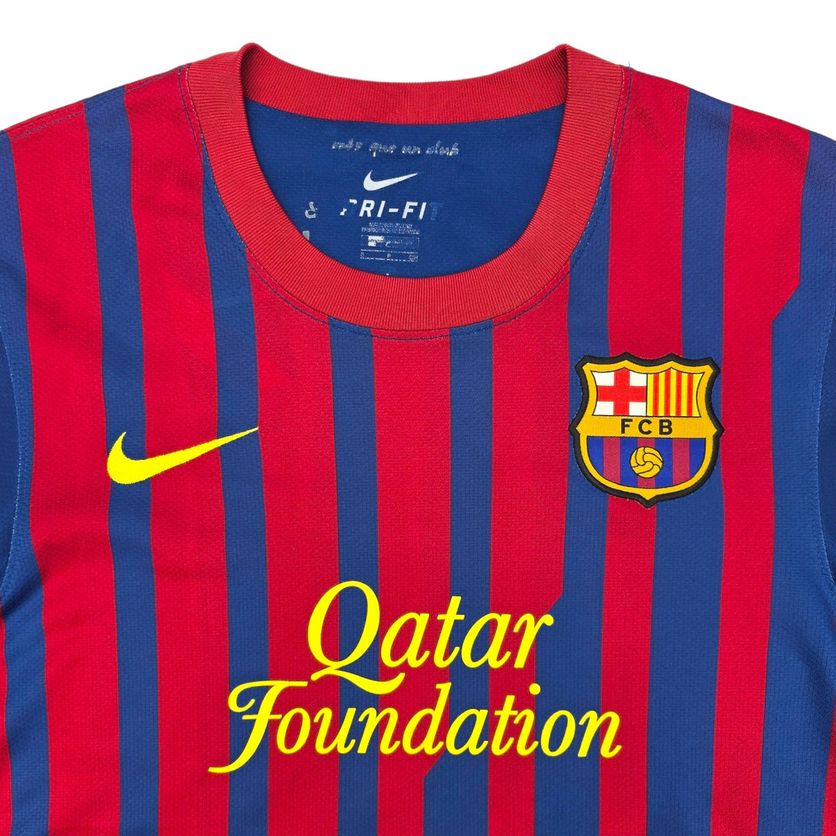 2011-12-fc-barcelona-1a-equipaci-n-2477