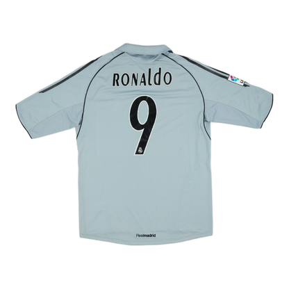 2005-06-real-madrid-cf-3a-equipaci-n-8045