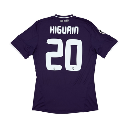 2010-11-real-madrid-cf-3a-equipaci-n-4733