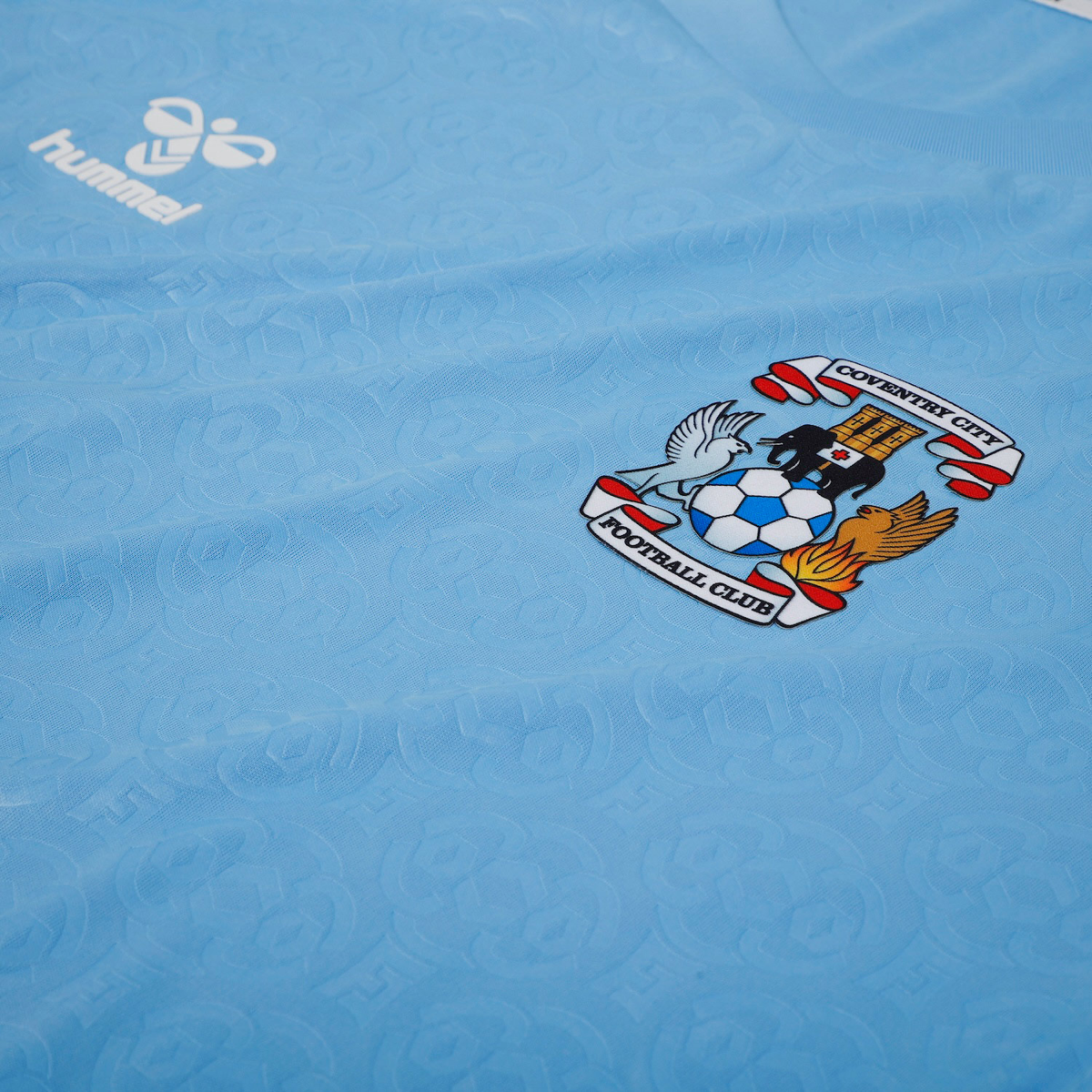 2024-25-coventry-city-fc-1a-equipaci-n-7964