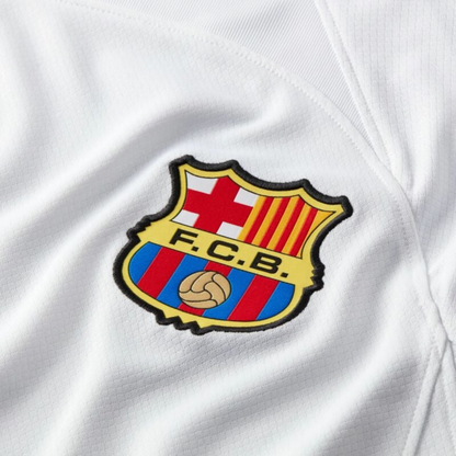 2023-24-fc-barcelona-2a-equipaci-n-2696