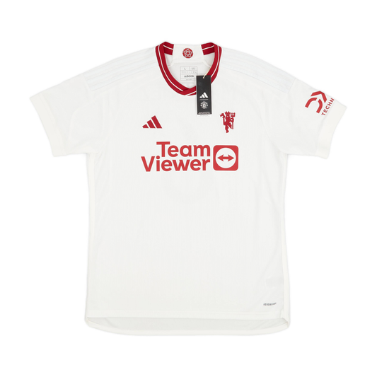 2023-24-manchester-united-fc-3a-equipaci-n-5016