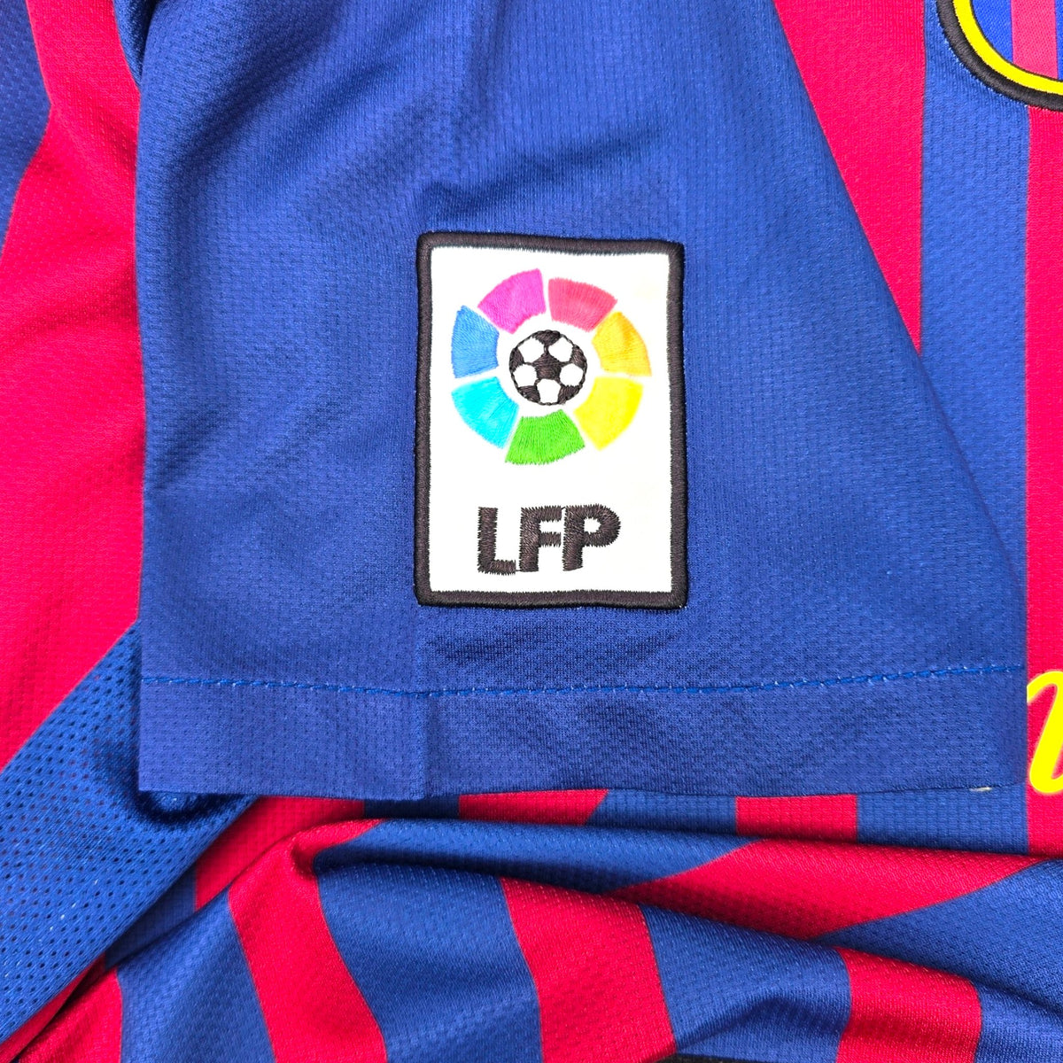 2011-12-fc-barcelona-1a-equipaci-n-2477