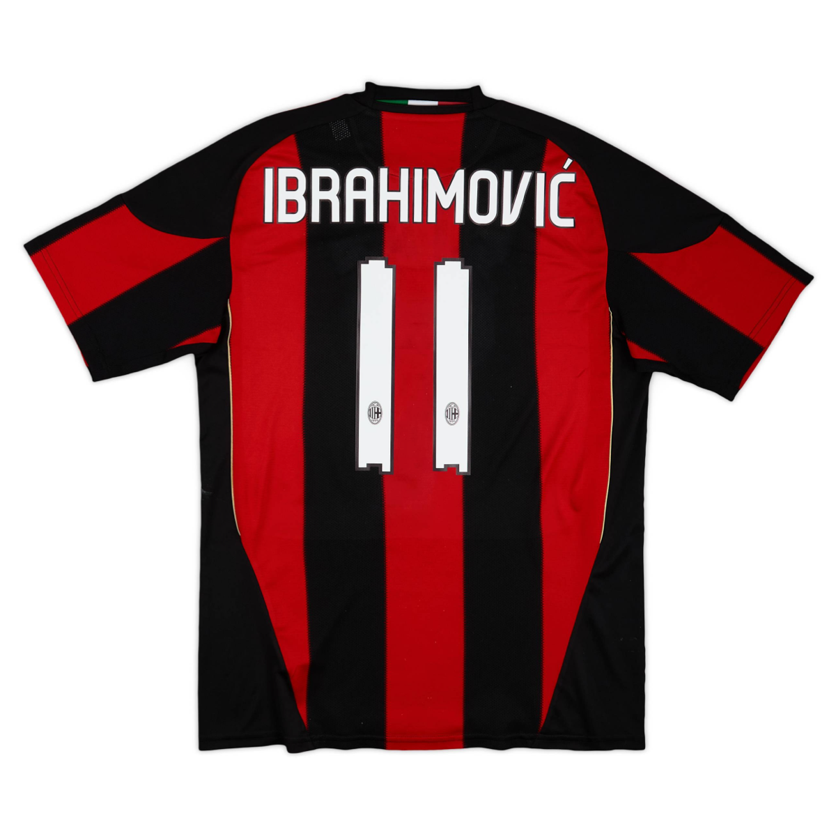 2010-11-ac-milan-1a-equipaci-n-5693