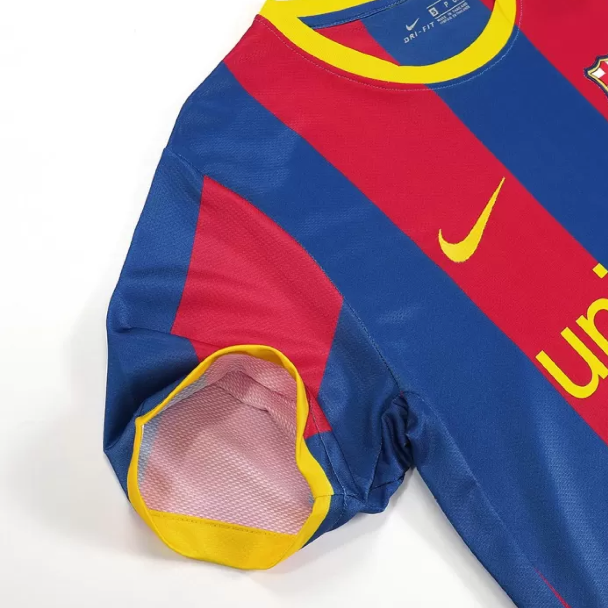 2010-11-fc-barcelona-1a-equipaci-n-2209