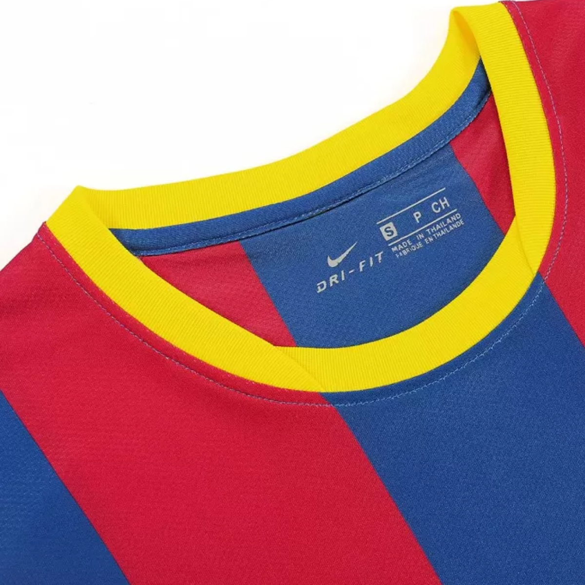 2010-11-fc-barcelona-1a-equipaci-n-2209