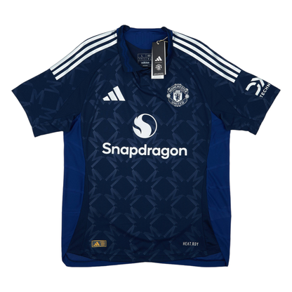 2024-25-manchester-united-fc-2a-equipaci-n-9982