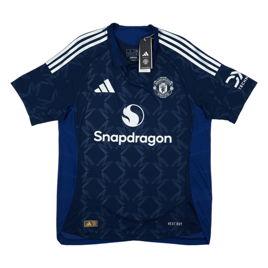 2024-25-manchester-united-fc-2a-equipaci-n-9982
