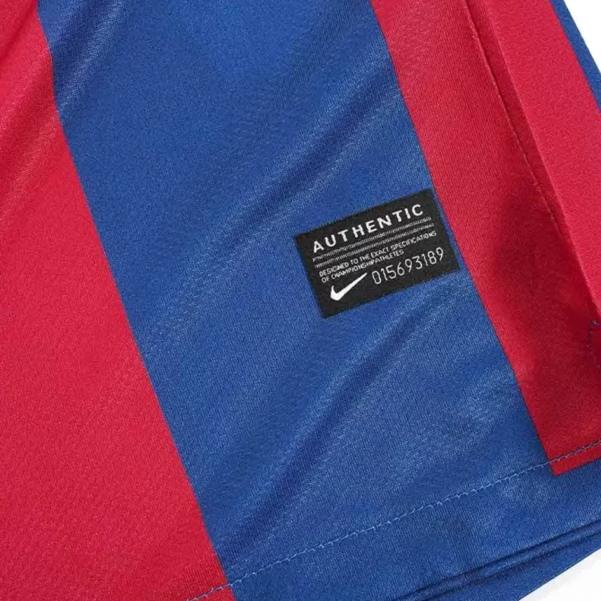 2010-11-fc-barcelona-1a-equipaci-n-2209