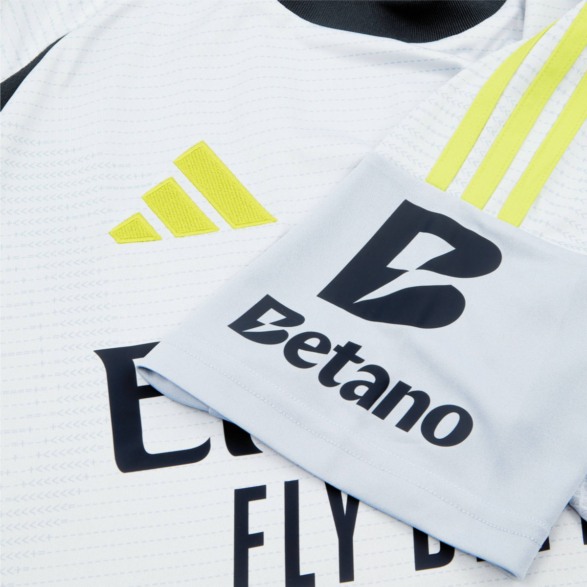 2024-25-sl-benfica-3a-equipaci-n-4937