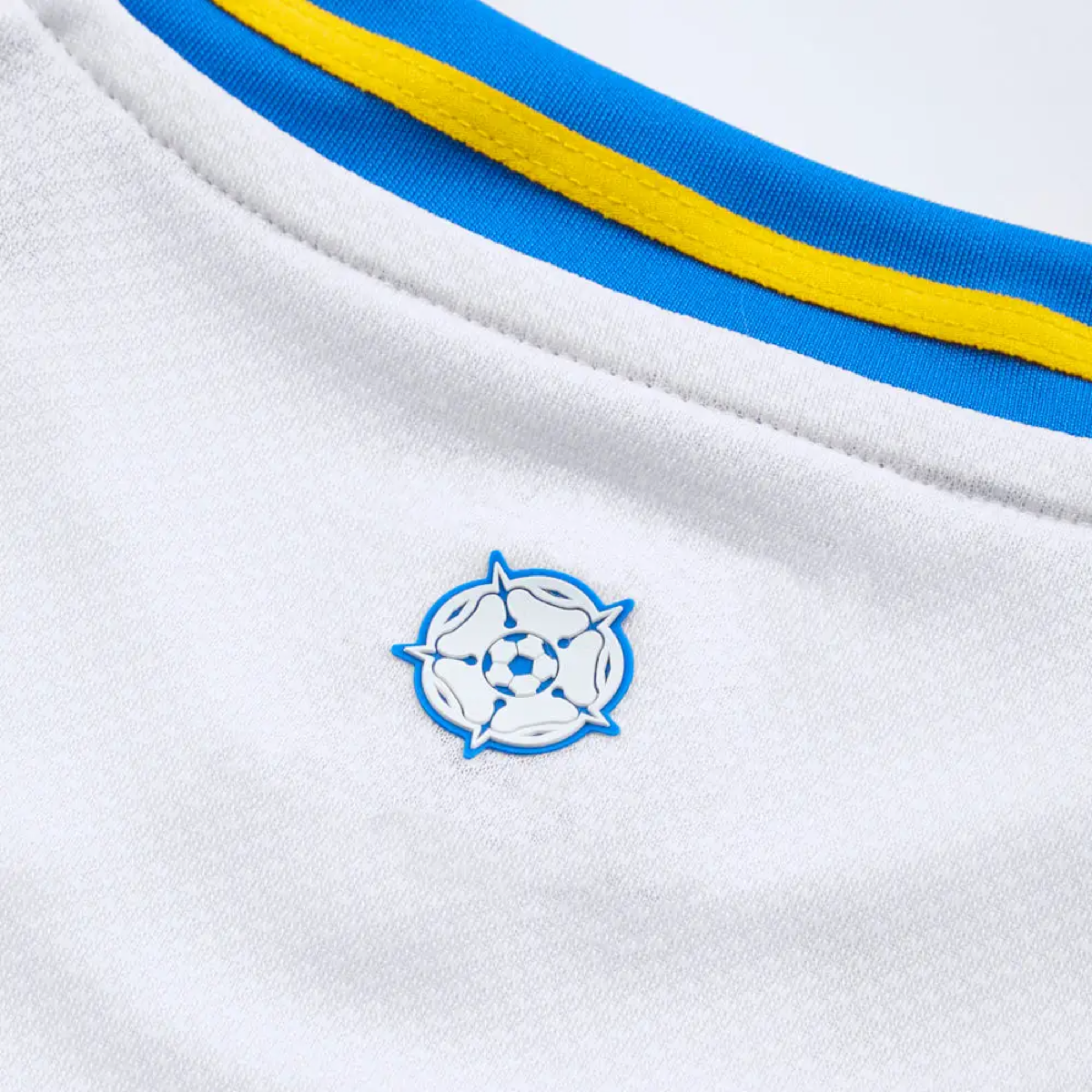 2024-25-leeds-united-fc-1a-equipaci-n-2389