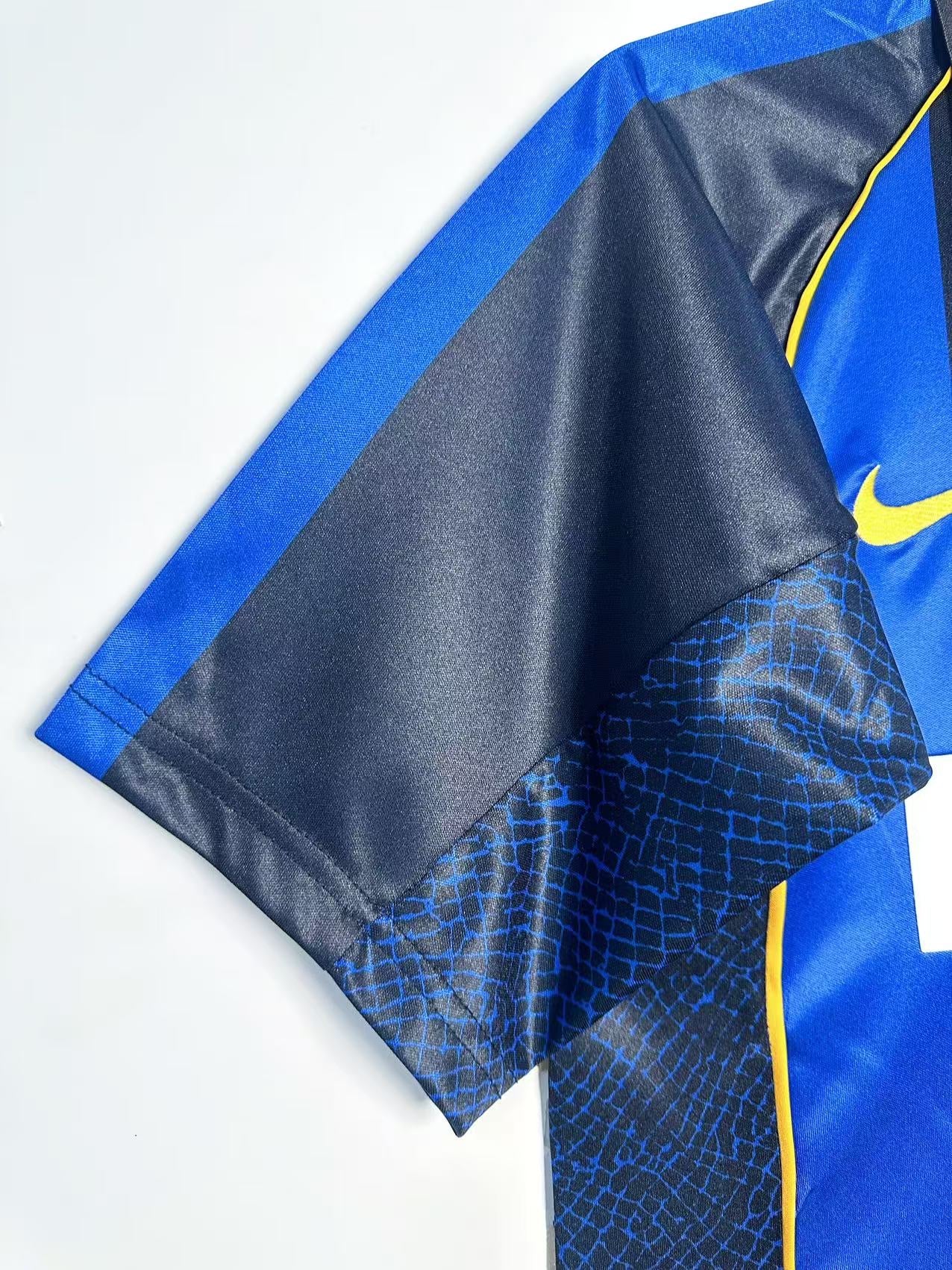 2001-02 Estadio local del Inter de Milán