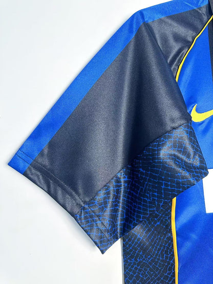 2001-02 Estadio local del Inter de Milán